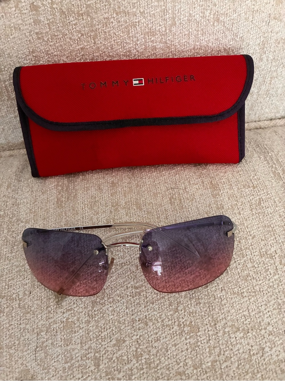 Tommy Hilfiger Rimless Gradient Sunglasses in Purple and Pink with Red Case